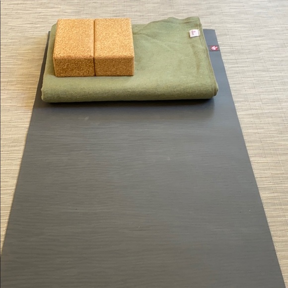 manduka wool blanket